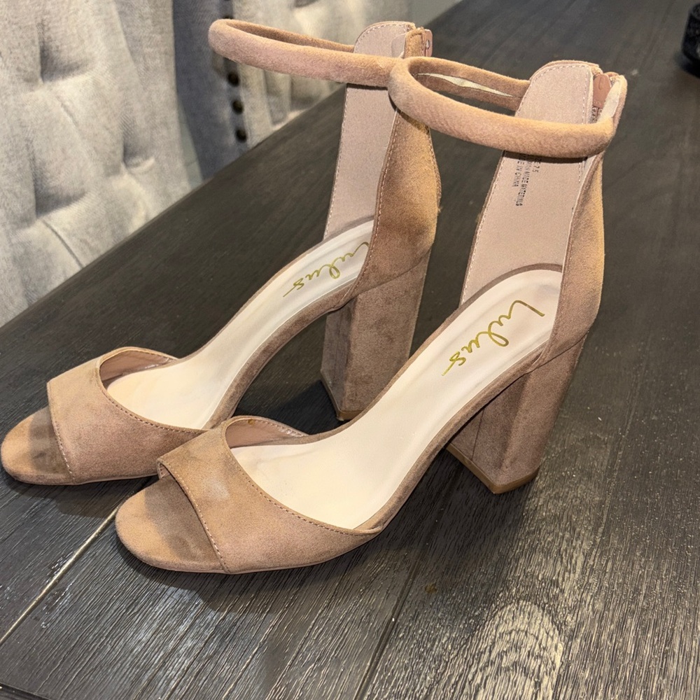 Lulu's Chic Tan Suede Heels